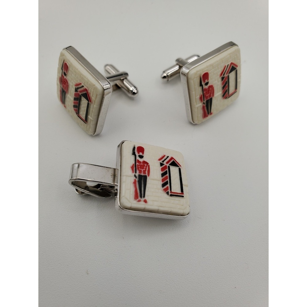 Vtg British Royal Guard Buckingham Palace Men Cufflinks Tie Clip